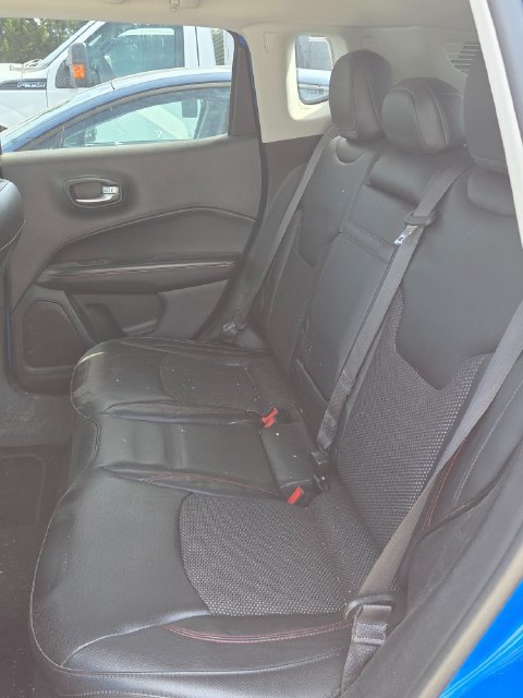 Used 2018 Jeep Compass Trailhawk w/ Cold Weather Group AWD/4WD image 10
