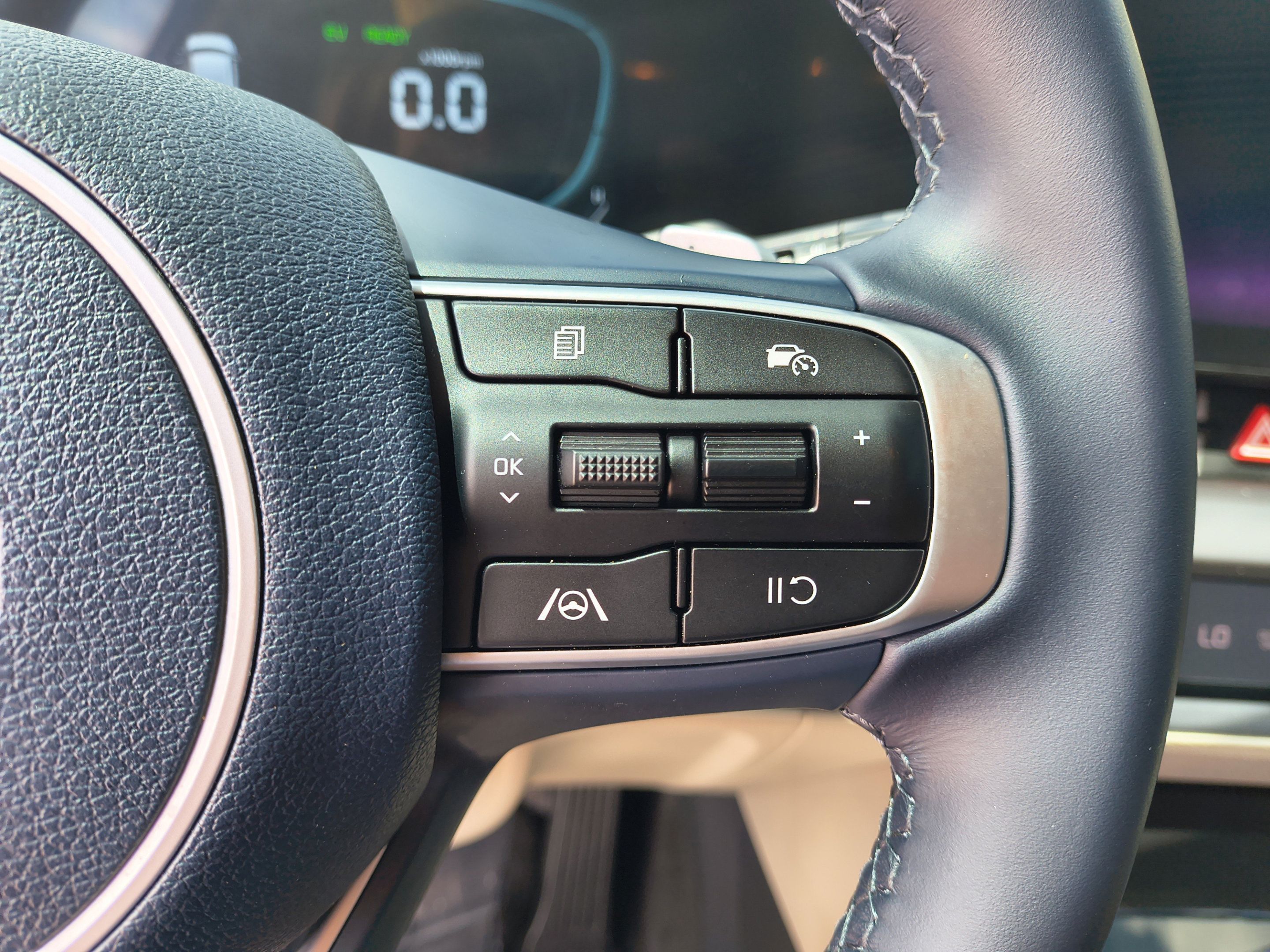 Used 2025 Kia Sportage EX AWD/4WD image 29