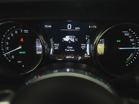 Used 2023 Jeep Wrangler Unlimited Sahara w/ Cold Weather Group image 15