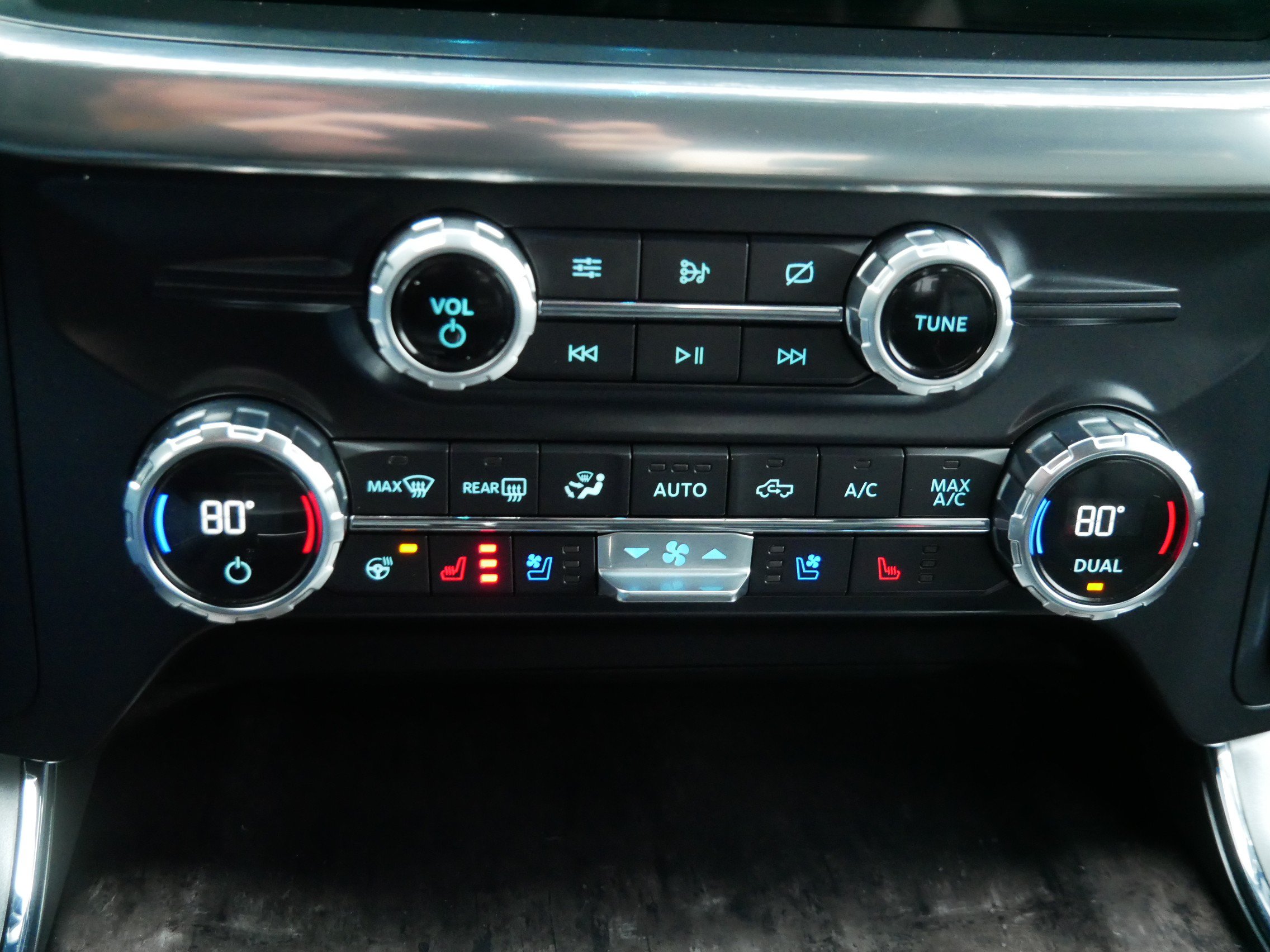 Used 2021 Ford F150 Lariat w/ Equipment Group 502A High AWD/4WD image 14