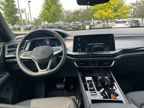Used 2024 Volkswagen Atlas Cross Sport SE image 17