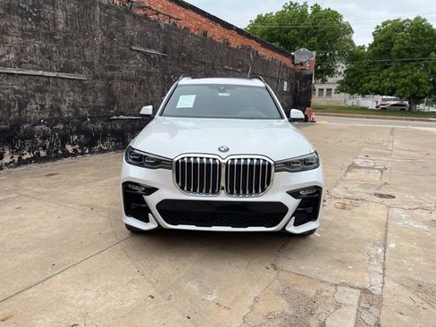 Used 2022 BMW X7 xDrive40i w/ M Sport Package AWD/4WD image 8