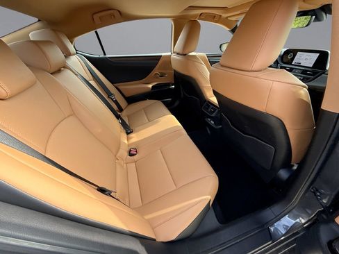 Used 2025 Lexus ES 350 w/ Premium Package FWD image 17