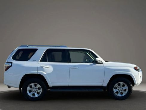 Used 2016 Toyota 4Runner SR5 Premium image 8