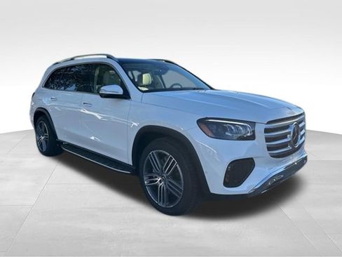 Used 2026 Mercedes-Benz GLS 450 4MATIC image 11