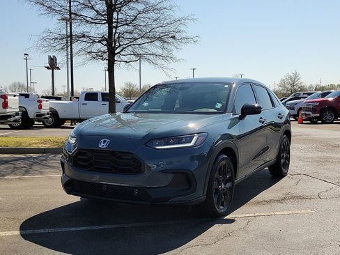 Used 2025 Honda HR-V Sport image 2