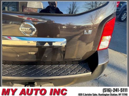 Used 2012 Nissan Pathfinder LE image 40