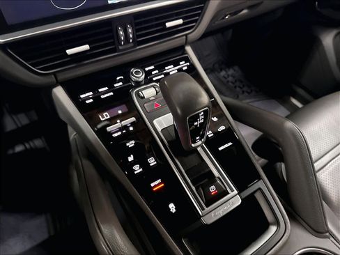 Used 2019 Porsche Cayenne AWD/4WD image 36