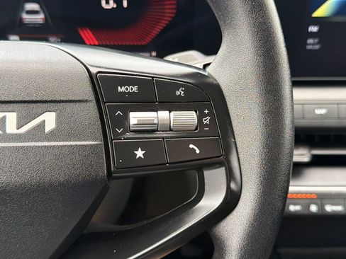 Used 2025 Kia K4 FWD image 18