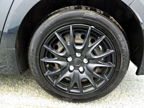 Used 2020 Toyota Corolla LE image 19