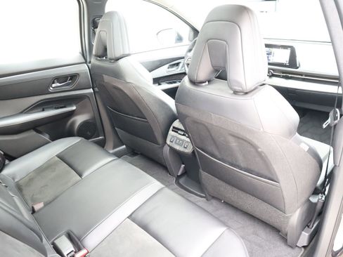 Used 2024 Nissan Ariya AWD image 55