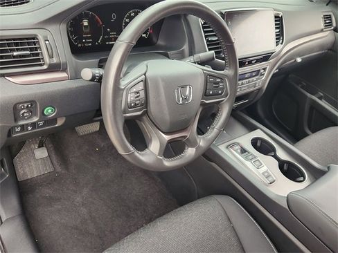 Certified 2025 Honda Ridgeline Sport image 2
