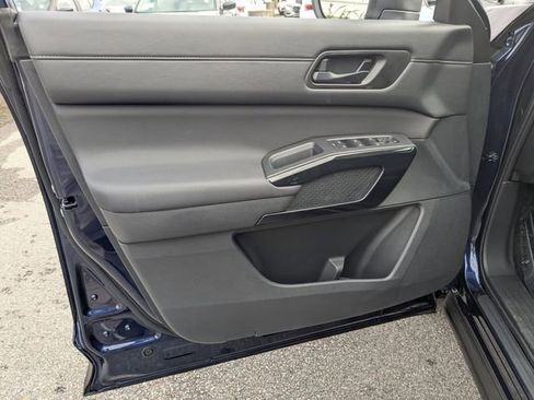 New 2025 Nissan Pathfinder SV w/ SV Premium Package image 11