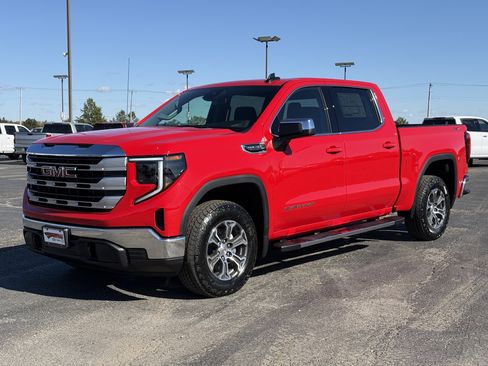 New 2026 GMC Sierra 1500 SLE image 8