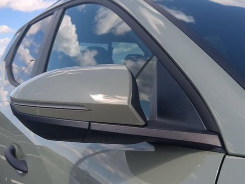 Used 2025 Hyundai Santa Cruz SEL FWD image 11