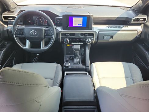 Certified 2025 Toyota Tacoma SR5 AWD/4WD image 16
