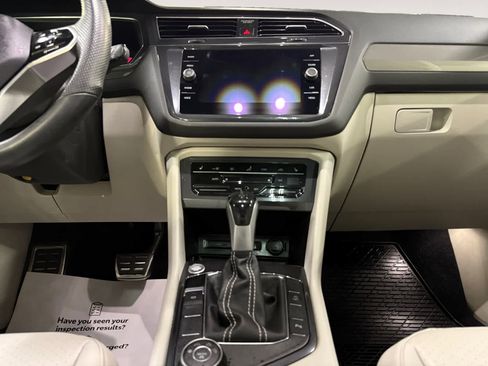 Used 2022 Volkswagen Tiguan SE R-Line image 15