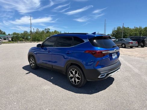 Used 2021 Kia Seltos EX AWD/4WD image 3