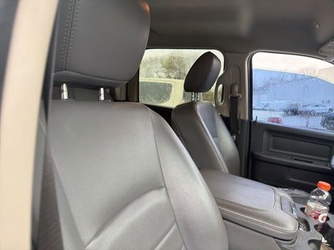 Used 2018 RAM 1500 Tradesman w/ Chrome Appearance Group image 12