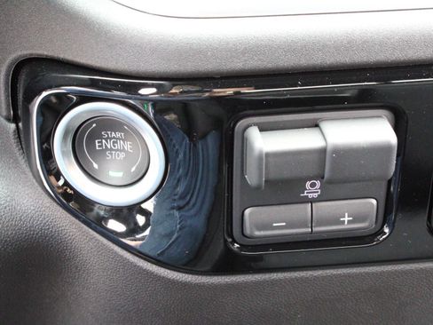 New 2025 Chevrolet Silverado 2500 LT w/ Convenience Package image 46