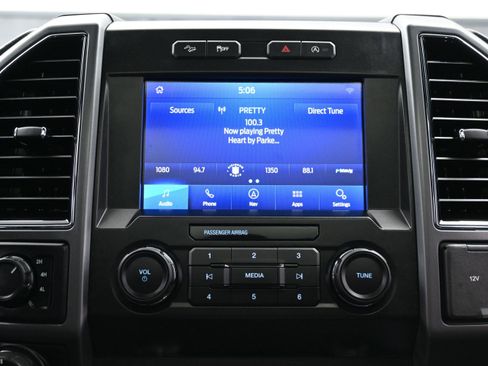 Used 2020 Ford F150 XLT w/ Equipment Group 302A Luxury AWD/4WD image 29