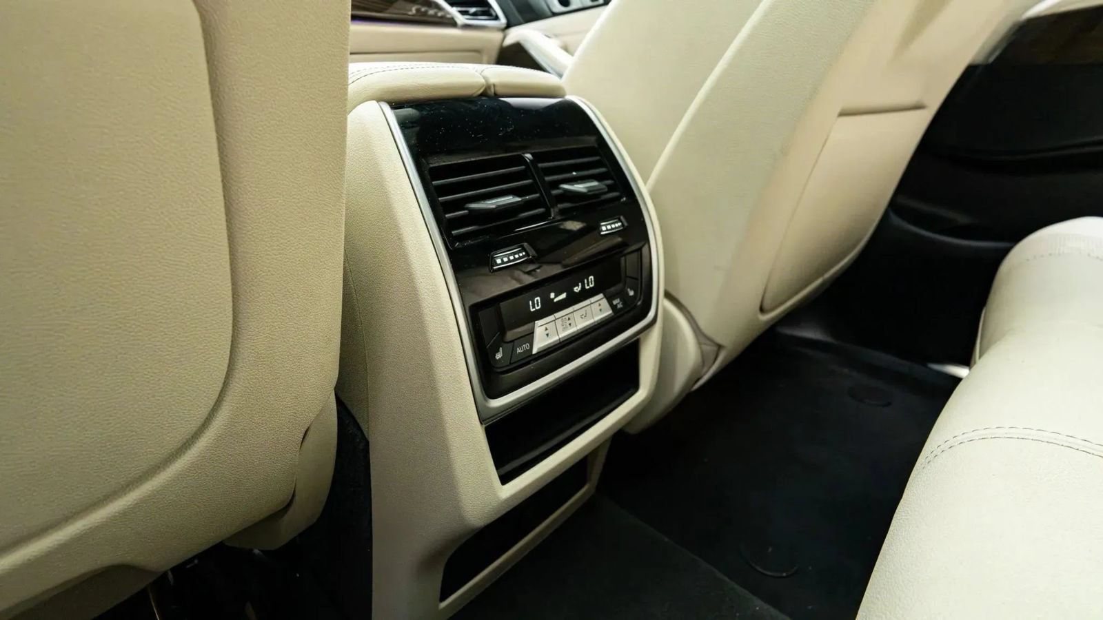 Used 2019 BMW X5 xDrive40i w/ Premium Package 2 AWD/4WD image 29
