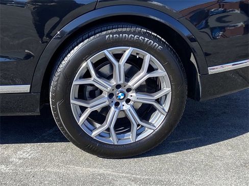 Certified 2023 BMW X7 xDrive40i w/ Parking Assistance Package image 9