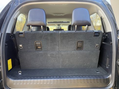 Used 2017 Lexus GX 460 image 35