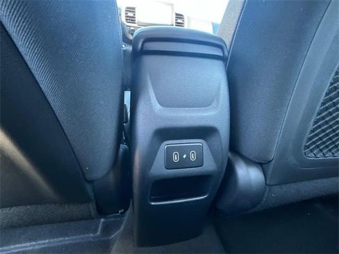 New 2025 Hyundai Venue SEL image 6