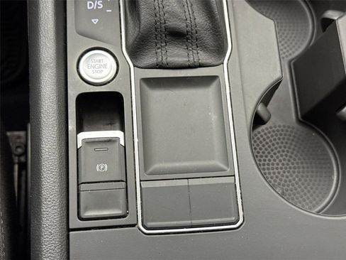 Used 2019 Volkswagen Atlas SE w/ Towing Package image 26