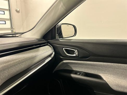 Used 2022 Jeep Compass Latitude image 26