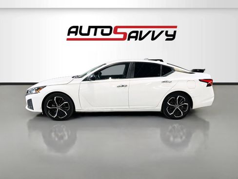 Used 2023 Nissan Altima 2.5 SR FWD image 4