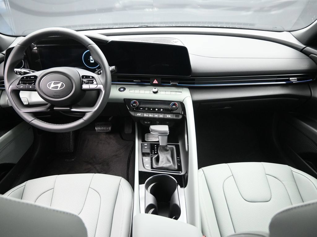 Used 2026 Hyundai Elantra Limited w/ Cargo Package FWD image 24