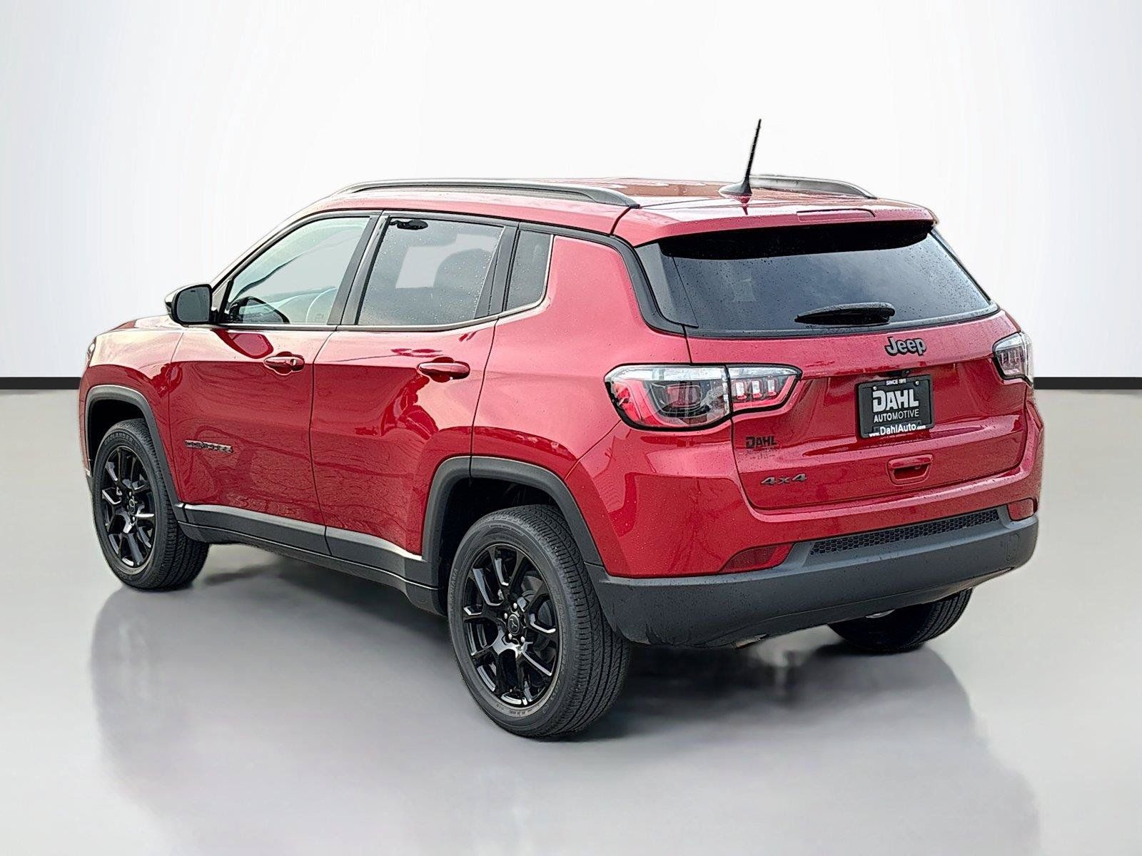 Certified 2025 Jeep Compass Latitude w/ Convenience Group AWD/4WD image 10