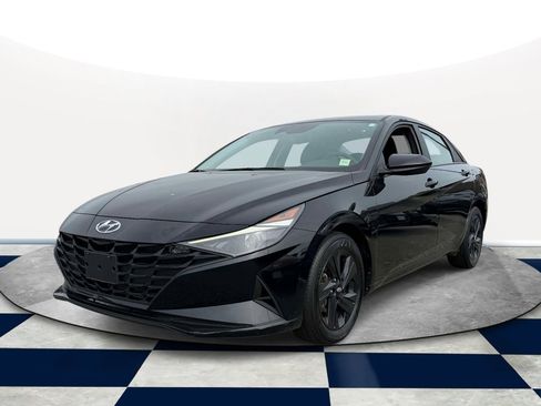 Certified 2023 Hyundai Elantra SEL FWD image 3