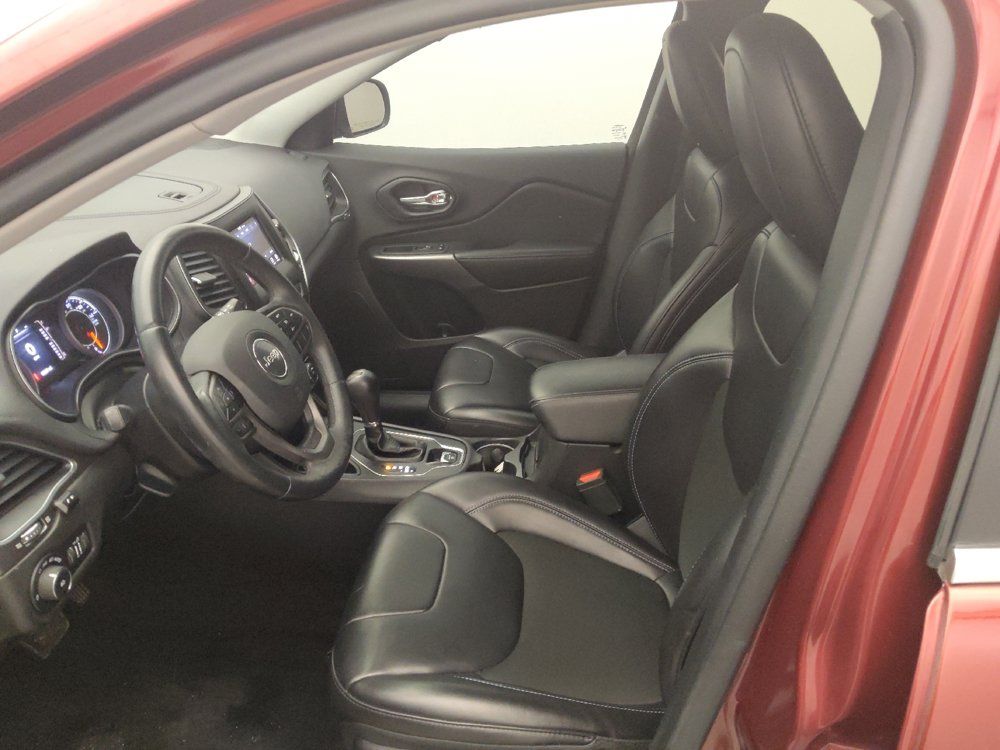 Used 2019 Jeep Cherokee Latitude Plus FWD image 17