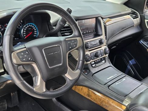 Used 2017 GMC Yukon Denali AWD/4WD image 9