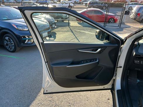 Used 2024 Kia EV6 Light image 11