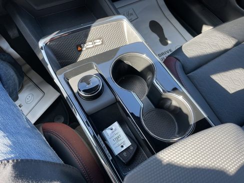 Used 2025 Chevrolet Equinox RS w/ Convenience Package III image 9