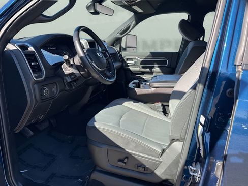 Used 2024 RAM 2500 Big Horn w/ Level 2 Equipment Group image 9