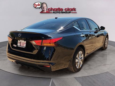 Used 2025 Nissan Altima 2.5 S FWD image 5