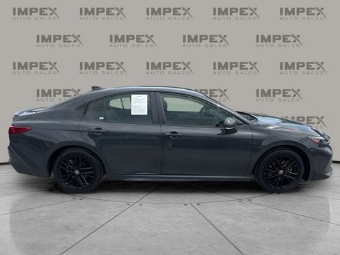 Used 2025 Toyota Camry SE AWD/4WD image 6