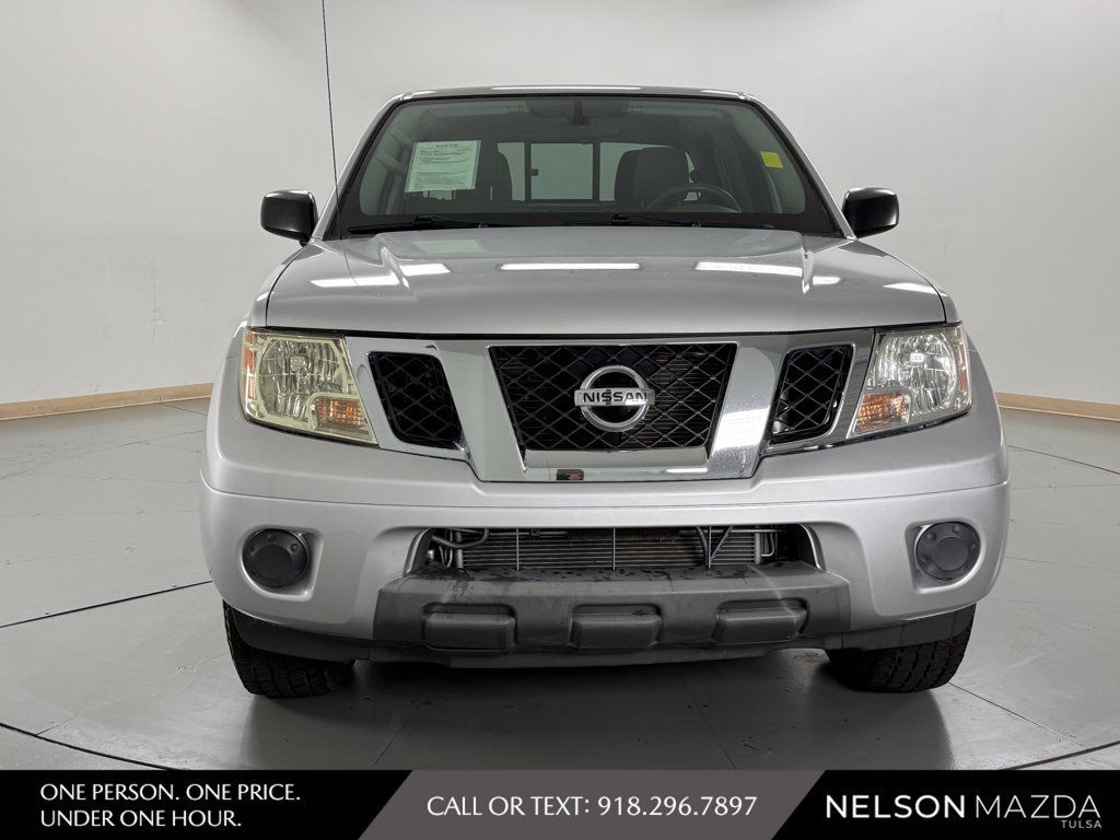 Used 2019 Nissan Frontier SV RWD image 2