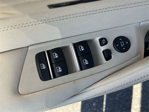 Used 2022 BMW 540i w/ Premium Package image 27