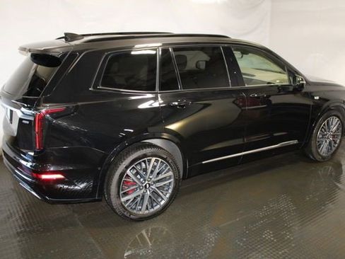 Certified 2025 Cadillac XT6 Sport w/ Platinum Package AWD/4WD image 5