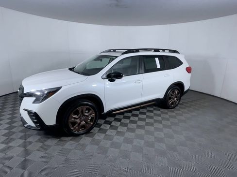 Used 2025 Subaru Ascent Bronze Edition w/ Popular Package #2 image 4