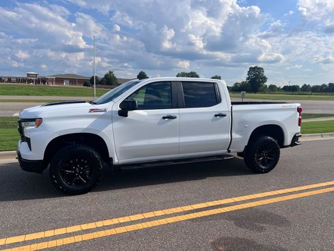 Used 2024 Chevrolet Silverado 1500 LT Trail Boss w/ Protection Package AWD/4WD image 9