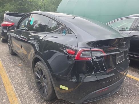 Used 2023 Tesla Model Y Long Range AWD/4WD image 2