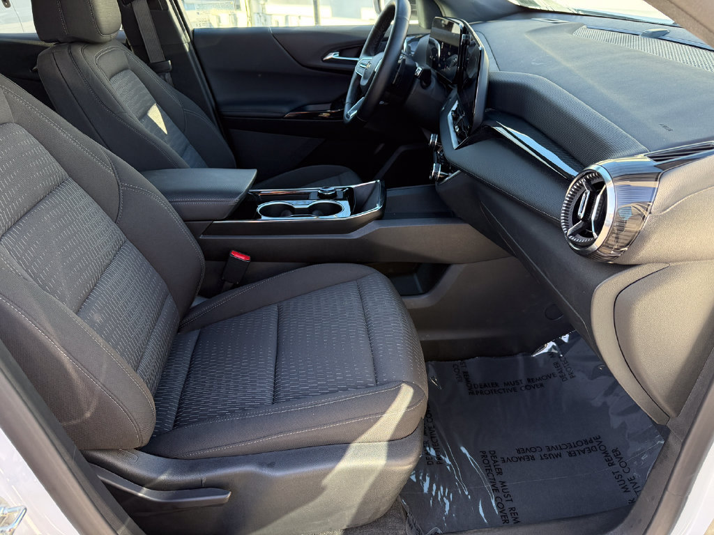 Used 2026 Chevrolet Equinox LT AWD/4WD image 16