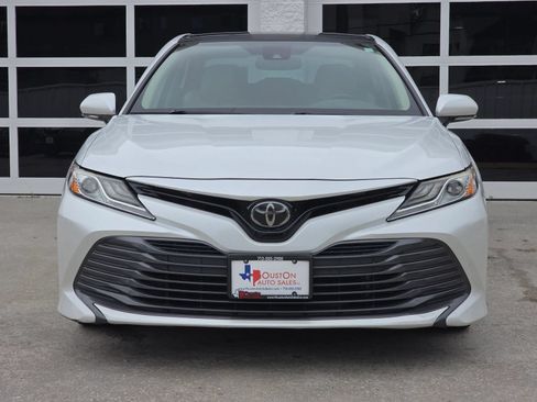 Used 2019 Toyota Camry XLE FWD image 10